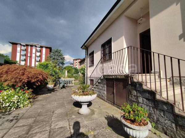 casa indipendente in vendita a Rho in zona Mazzo