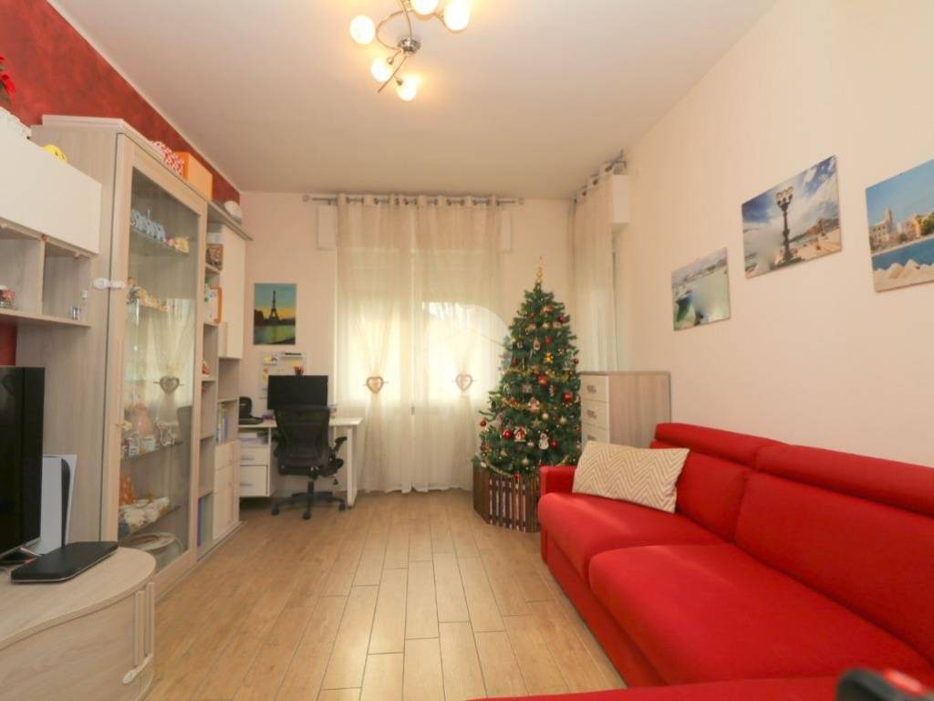 appartamento in vendita a Rho in zona Pantanedo