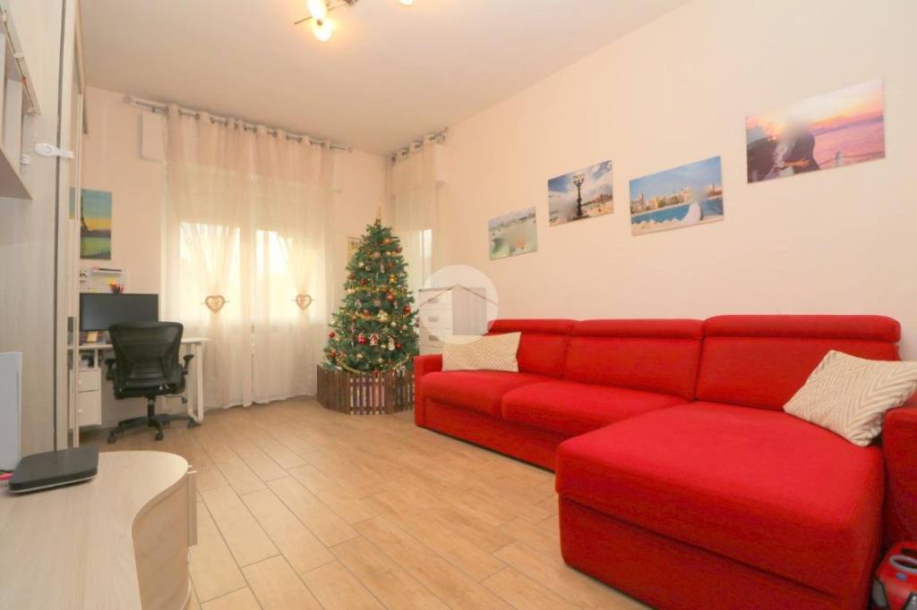 appartamento in vendita a Rho in zona Mazzo