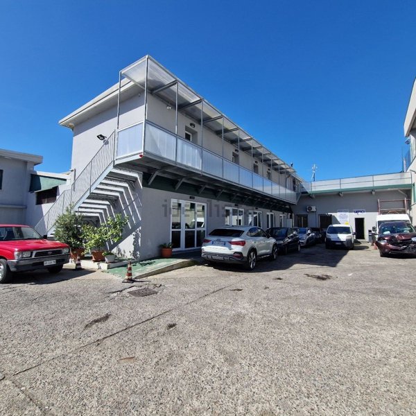 capannone in vendita a Rho