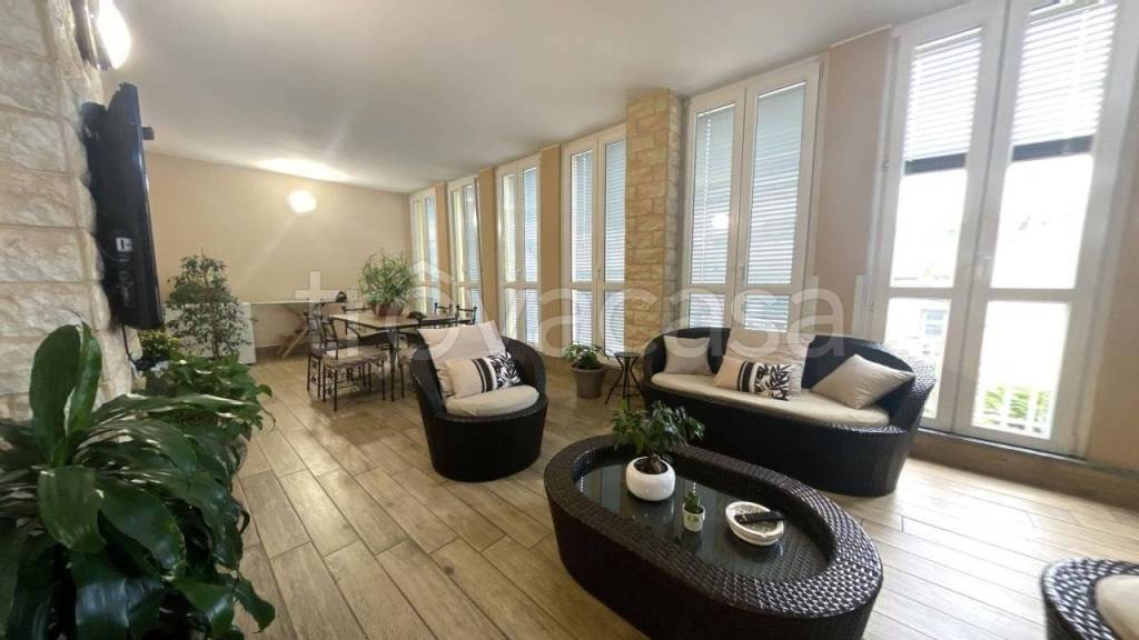 appartamento in vendita a Rho in zona Ghisolfa