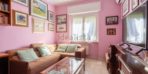 appartamento in vendita a Rho in zona Mazzo