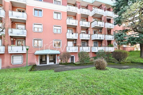 appartamento in vendita a Rho in zona Mazzo