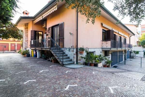 casa indipendente in vendita a Rho