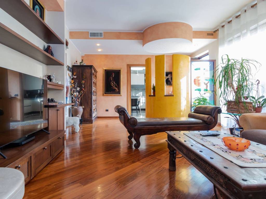 casa indipendente in vendita a Rho