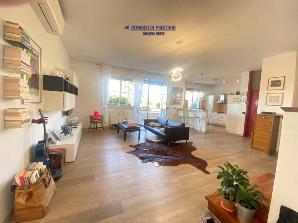 appartamento in vendita a Rho in zona Mazzo