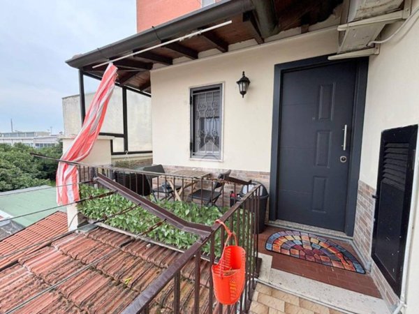 appartamento in vendita a Rho in zona Lucernate