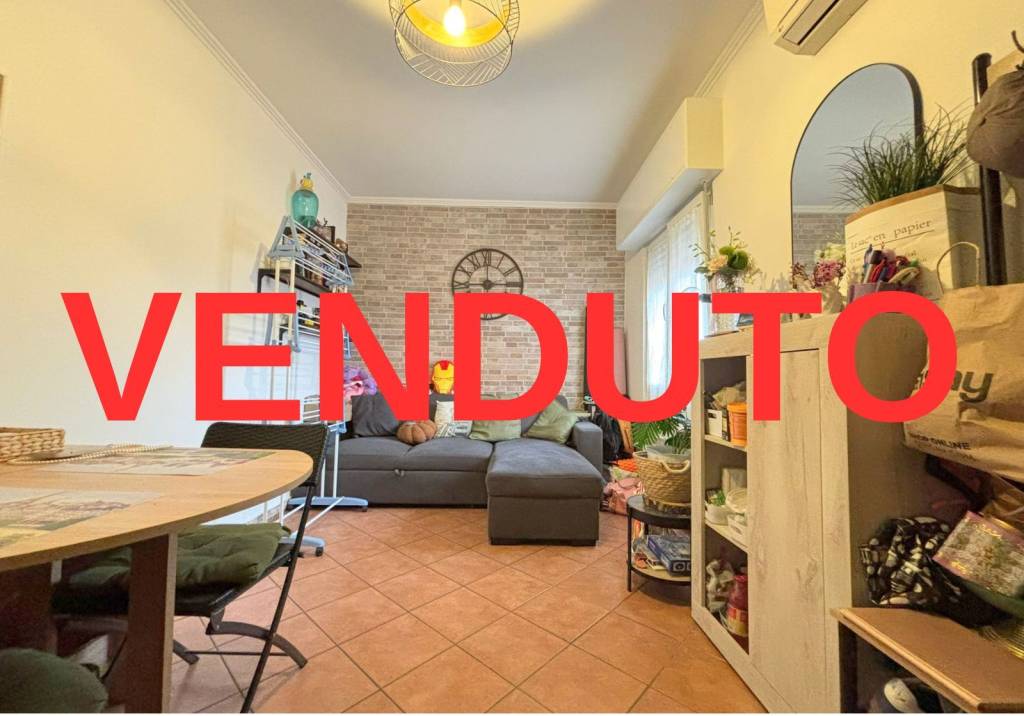 appartamento in vendita a Rho in zona Lucernate