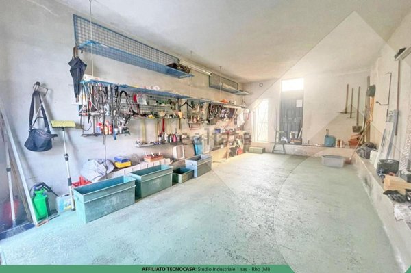 locale di sgombero in vendita a Rho