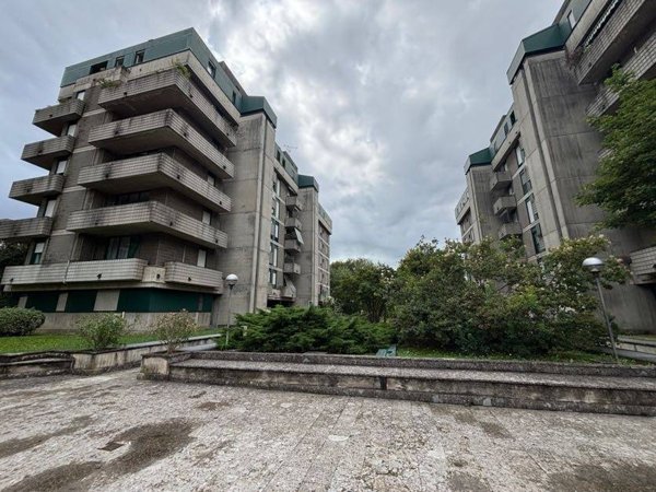 appartamento in vendita a Rho in zona Castellazzo