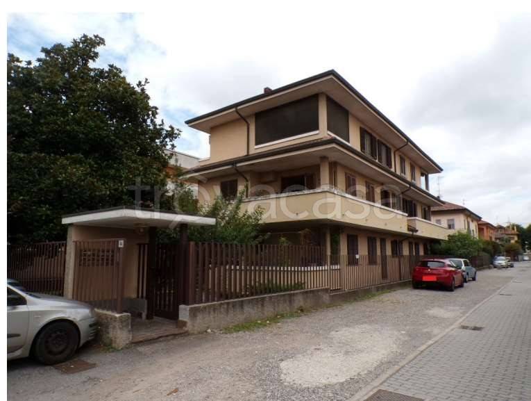 appartamento in vendita a Rho in zona Terrazzano