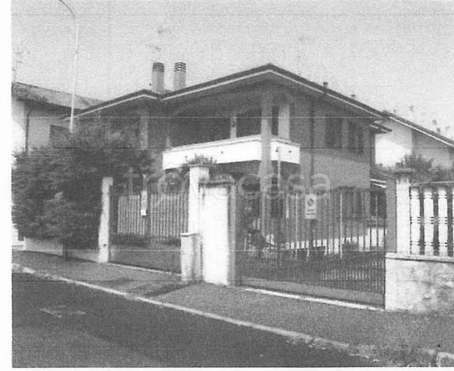 casa indipendente in vendita a Rho