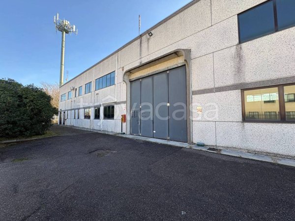 locale commerciale in vendita a Rho