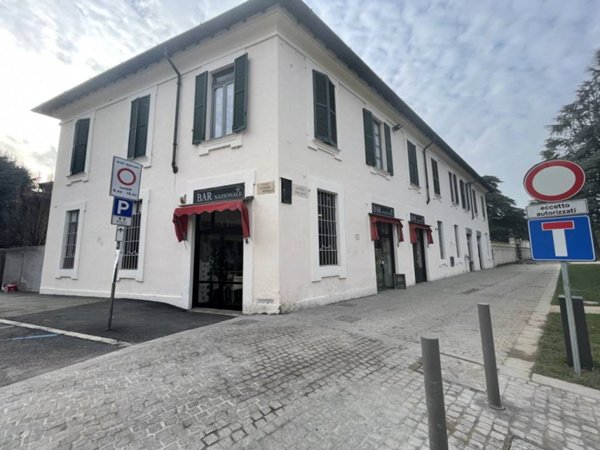 negozio in vendita a Rho