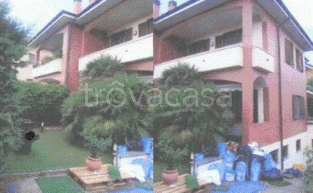 casa indipendente in vendita a Rho in zona Terrazzano