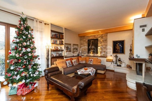 casa indipendente in vendita a Rho