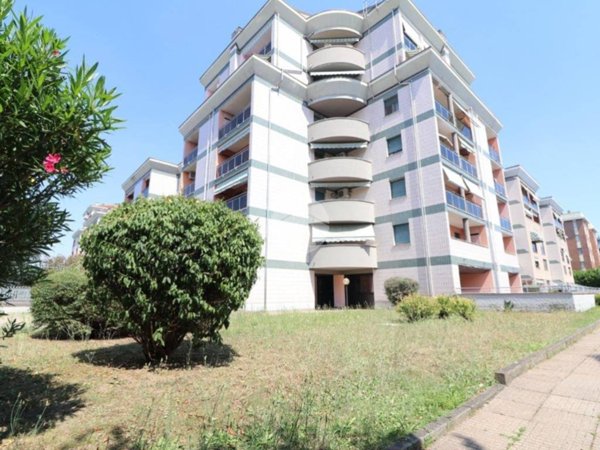 appartamento in vendita a Rho in zona Terrazzano