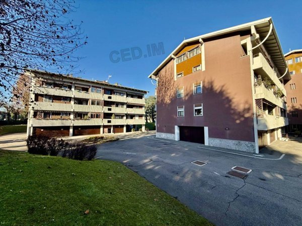 appartamento in vendita a Rho in zona Castellazzo