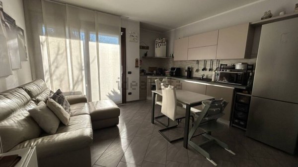 appartamento in vendita a Rho in zona Lucernate