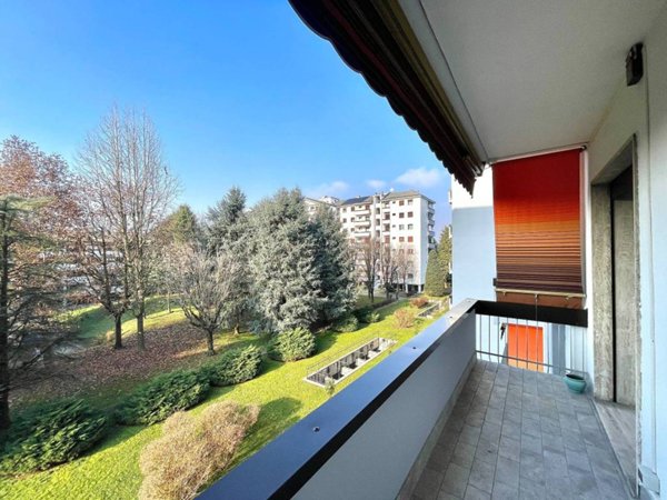appartamento in vendita a Rho in zona Castellazzo