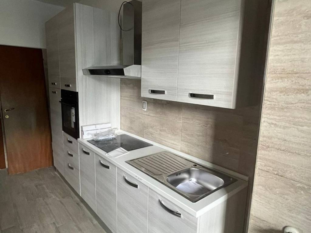 appartamento in vendita a Rho in zona Pantanedo