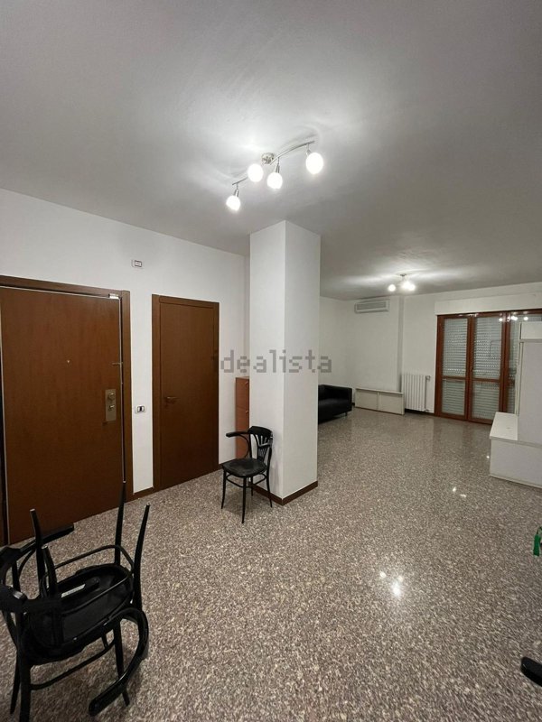 appartamento in vendita a Rho in zona Mazzo