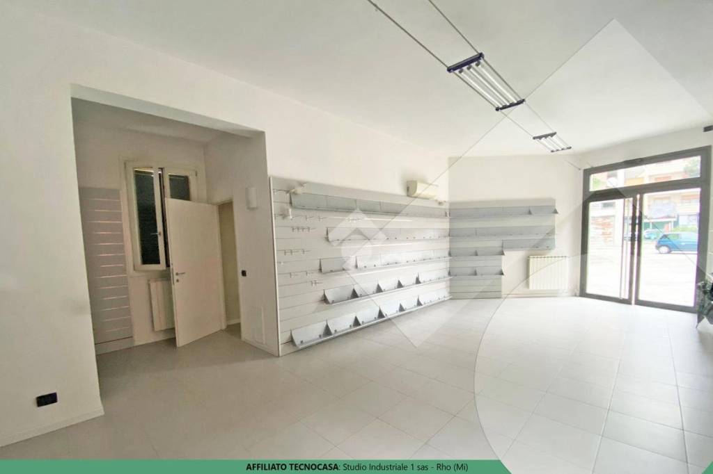 negozio in vendita a Rho