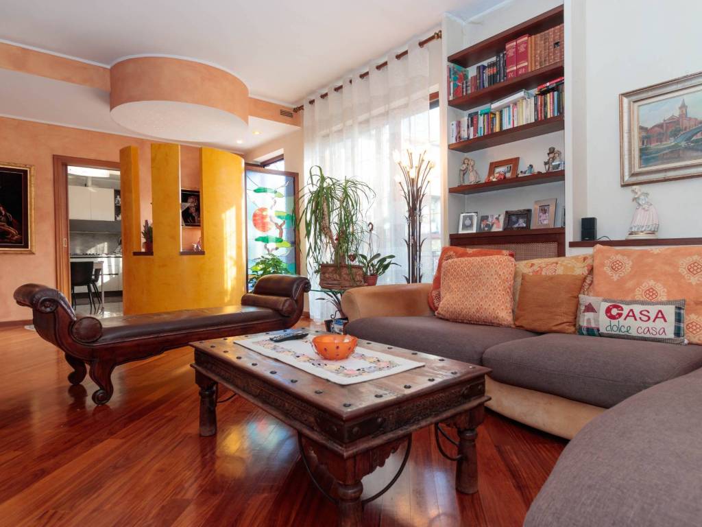 casa indipendente in vendita a Rho