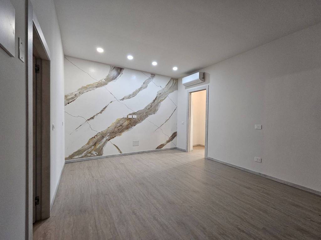 appartamento in vendita a Rho in zona Biringhello