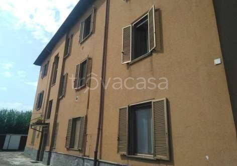 appartamento in vendita a Rho in zona Lucernate