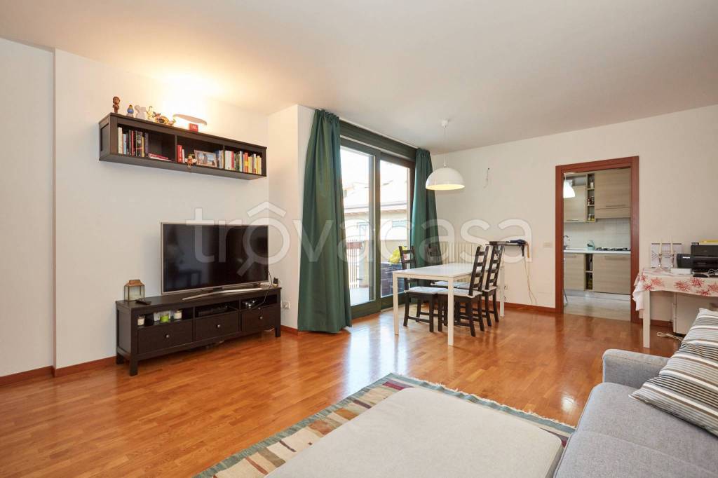 appartamento in vendita a Rho in zona Passirana