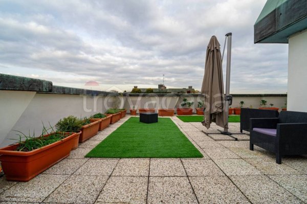 appartamento in vendita a Rho in zona Mazzo