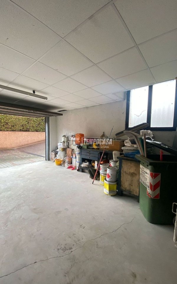 appartamento in vendita a Rho in zona Lucernate