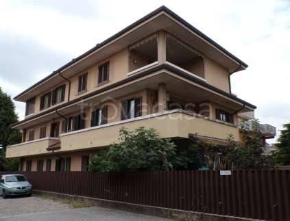 appartamento in vendita a Rho in zona Terrazzano