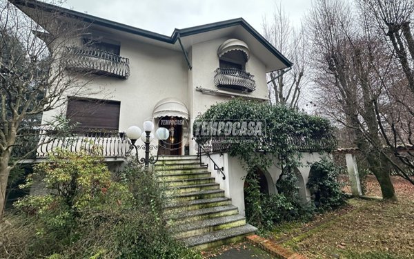 casa indipendente in vendita a Rho