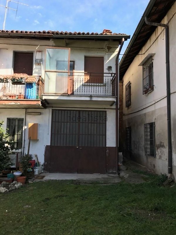 locale di sgombero in vendita a Rho