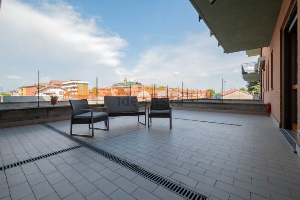 appartamento in vendita a Rho in zona Terrazzano