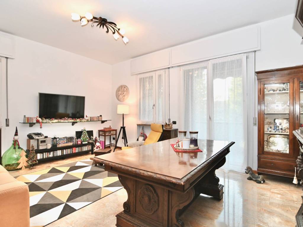 appartamento in vendita a Rho in zona Castellazzo