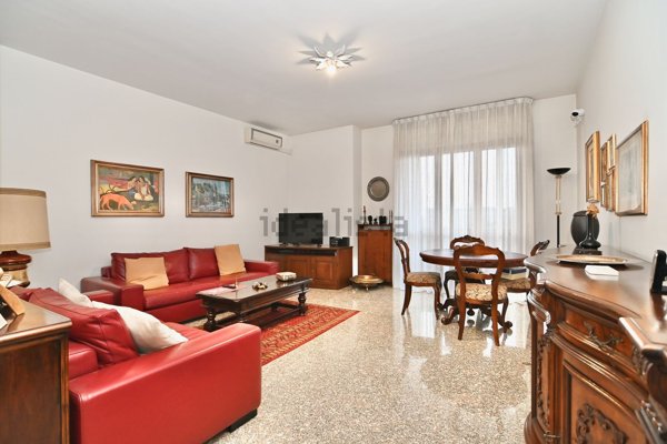 appartamento in vendita a Rho in zona Mazzo