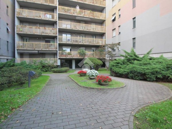 appartamento in vendita a Rho in zona Terrazzano