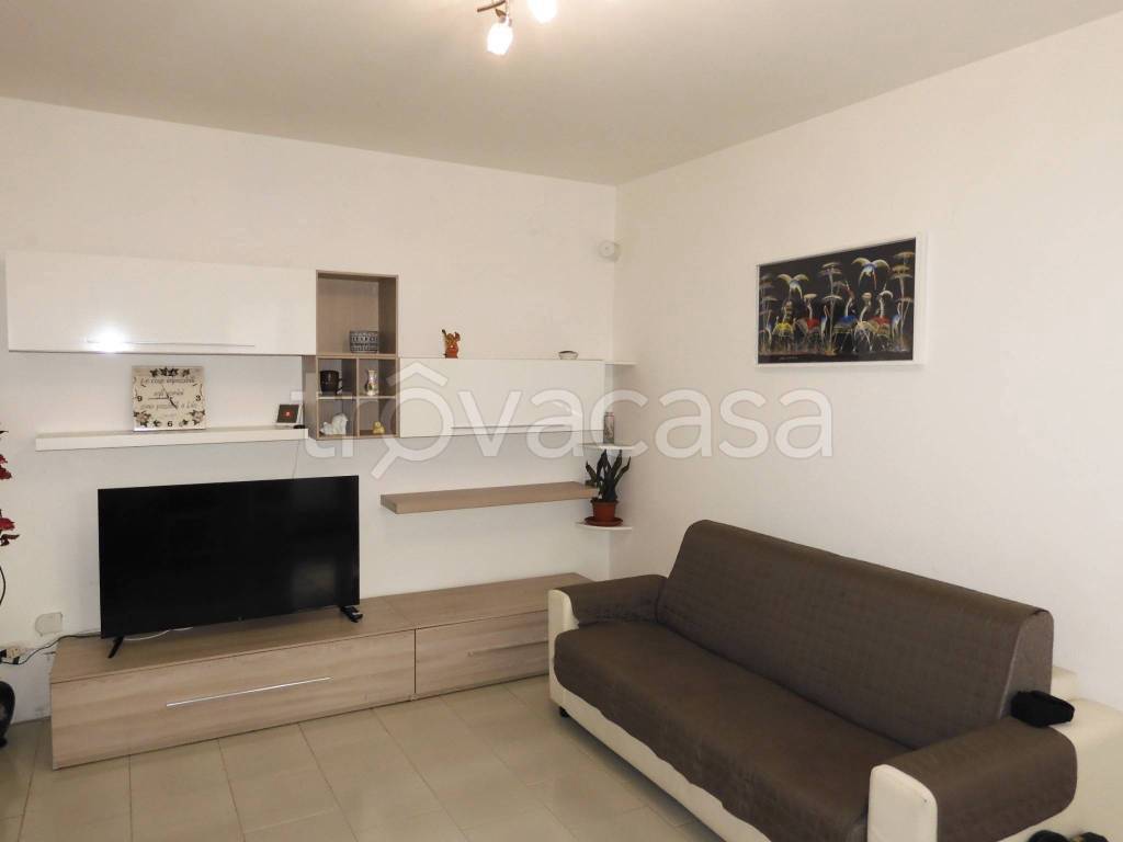 appartamento in vendita a Rho in zona Mazzo