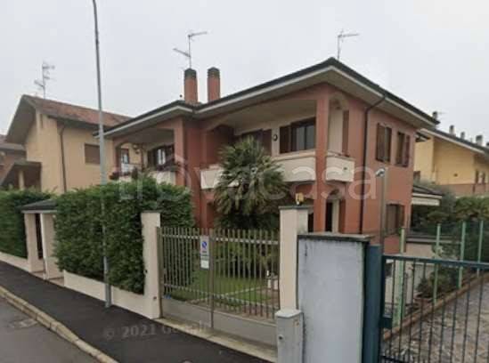 appartamento in vendita a Rho in zona Terrazzano