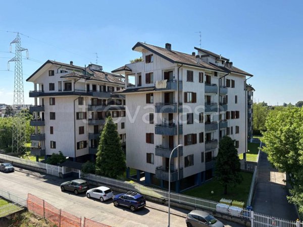 appartamento in vendita a Rho in zona Castellazzo