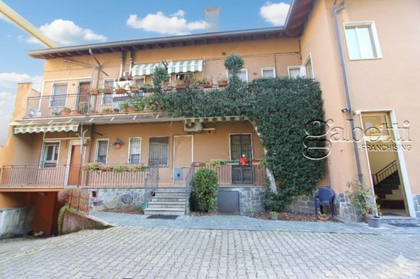 appartamento in vendita a Rho in zona Castellazzo