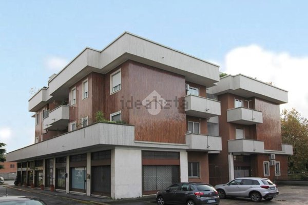 appartamento in vendita a Rho in zona Mazzo