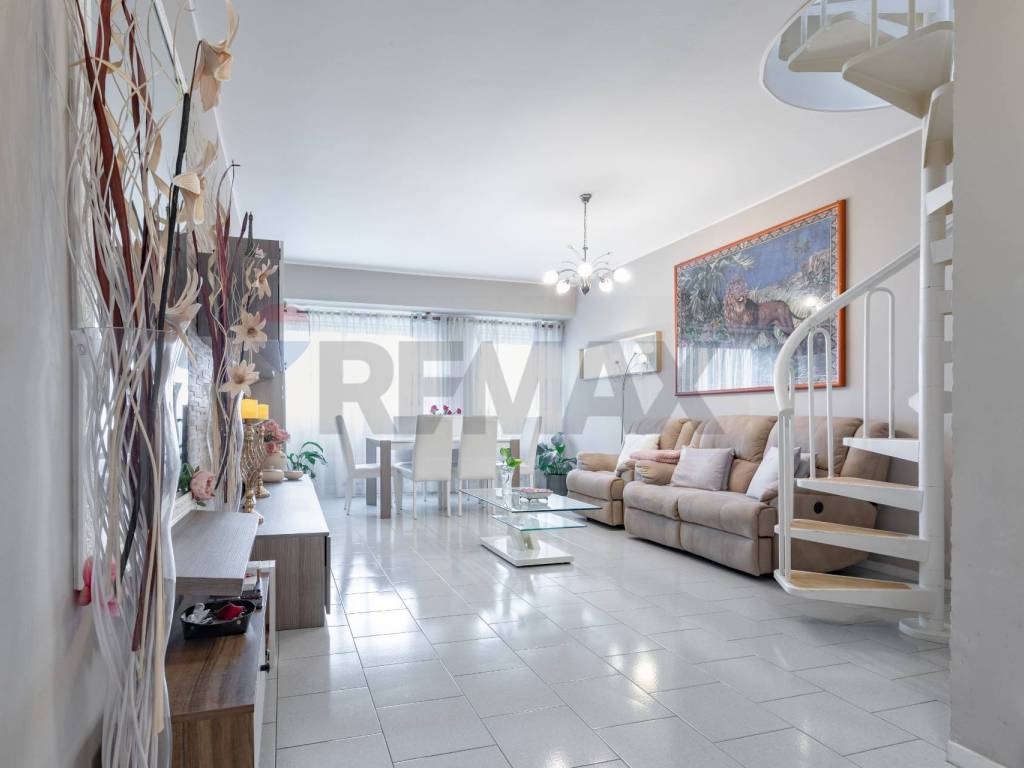 appartamento in vendita a Rho in zona Castellazzo