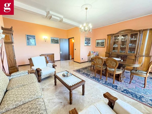 appartamento in vendita a Rho in zona Mazzo