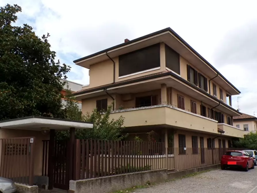 appartamento in vendita a Rho in zona Terrazzano