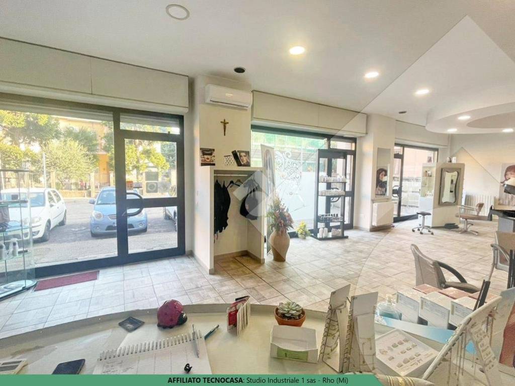 negozio in vendita a Rho