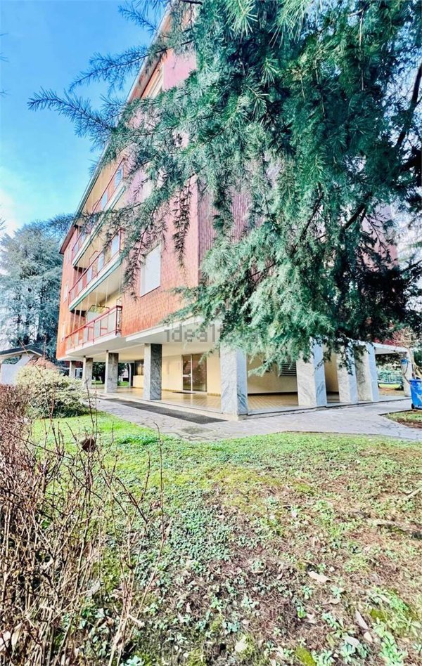 appartamento in vendita a Rho in zona Ghisolfa